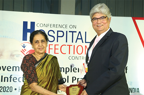 LtoR: Mangala Chandran, Editor-in-chief, Clean India Journal and Dr Hiren Ambegaokar, CEO, S. L.Raheja (A Fortis Associate) Hospital